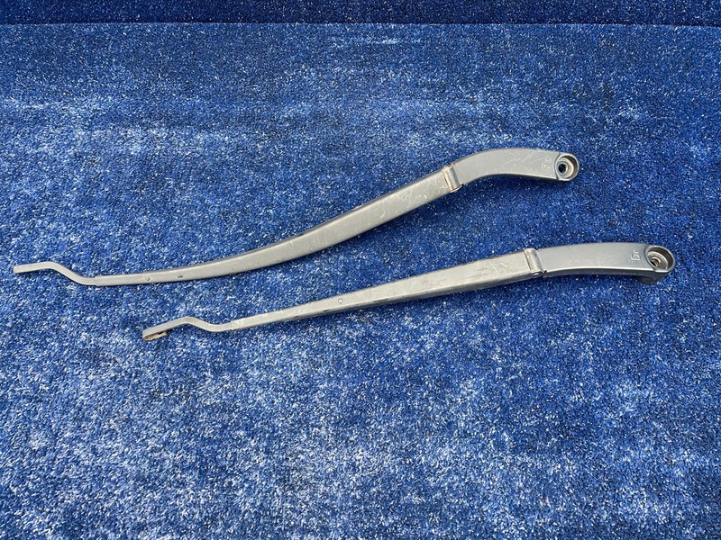 11-15 Kia Optima FRONT Left & Right Set of 2 Windshield Wiper Arms Black OEM
