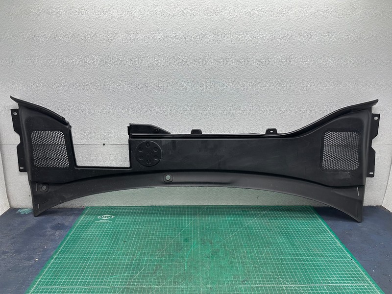 11-18 Volvo S60 UNDER WINDSHIELD COWL PANEL COVER TRIM GRILLE OEM