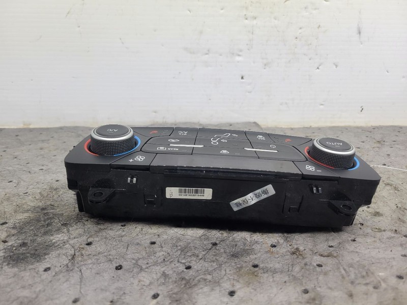 Temperature Control Front Dual Zone Fits 18-19 ESCAPE 1724499