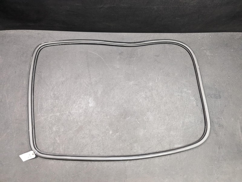 Rear Left Door Body Weatherstrip 2019 GMC Yukon XL 23255368 2015 2016 2017- 2020