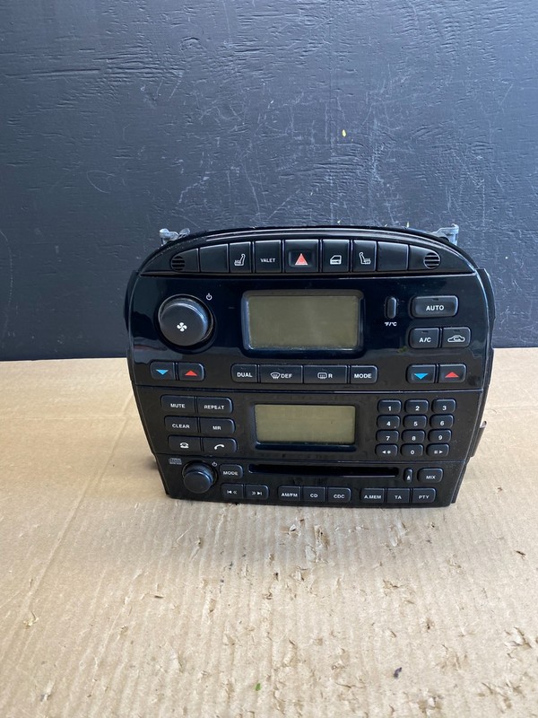2004-2007 Jaguar XJ8 XJR Climate Control Control Radio AM/FM Panel OE AB9616 DG