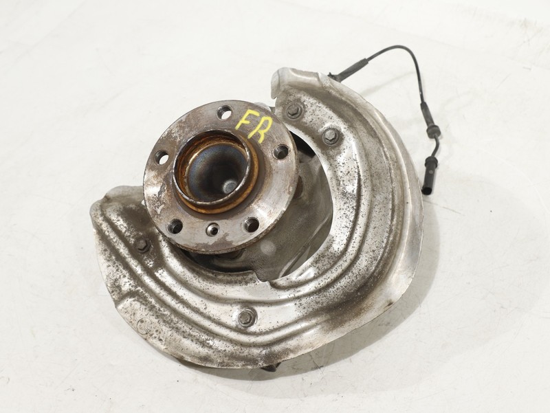 12-18 BMW 320i 328i F30 RWD Front RIGHT Wheel Spindle Hub Knuckle OEM 19878810