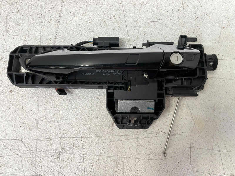 13-18 Mercedes CLS550 CLS400 W218 Front Left Driver Door Handle Black OEM