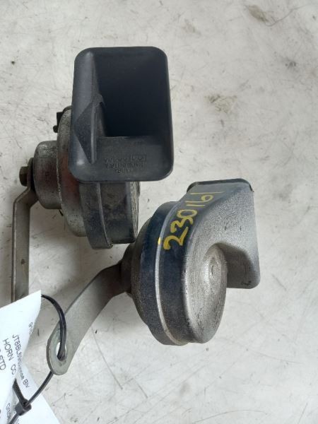 01 02 03 04 05 Lexus GS430 Horn Pair