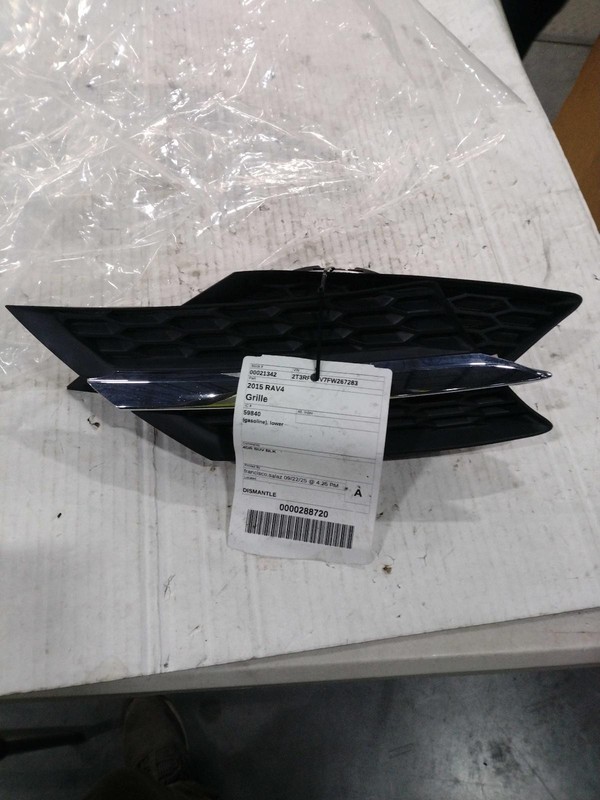 2015 Toyota RAV4 Grille OEM Black Lower 531120R030 139K Mileage