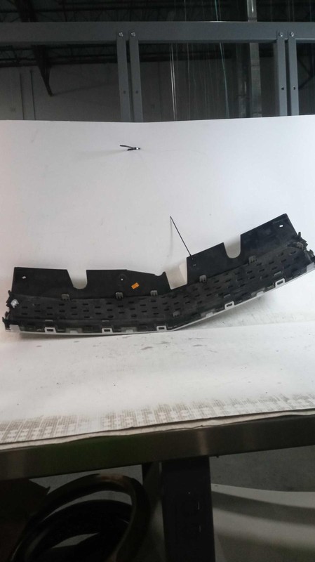 2013 Chevrolet Equinox Grille Blue OEM Used 20882352 4DR SUV 122K Miles
