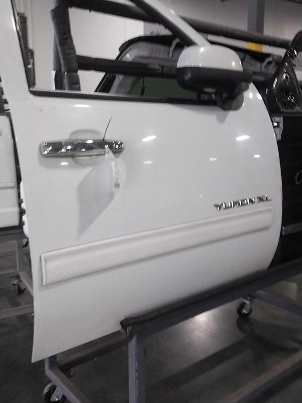 2010 GMC Yukon XL 1500 Right Door White 305837 Used Small Ding & Scratch