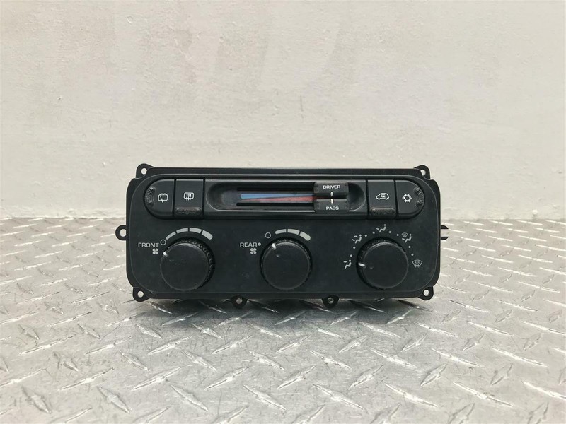 04-07 TOWN & COUNTRY FRONT TEMPERATURE AC HEATER CLIMATE CONTROL OEM 05134627AA