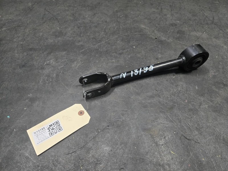 Rear Right Link Rod Lower Control Arm 2022 Nissan Rogue 55110-6RR0B 2021 - 2024