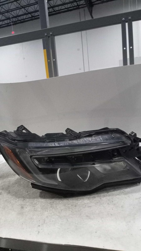2017 Honda Ridgeline Right Headlight Assembly Maroon 106K Miles OEM 33519