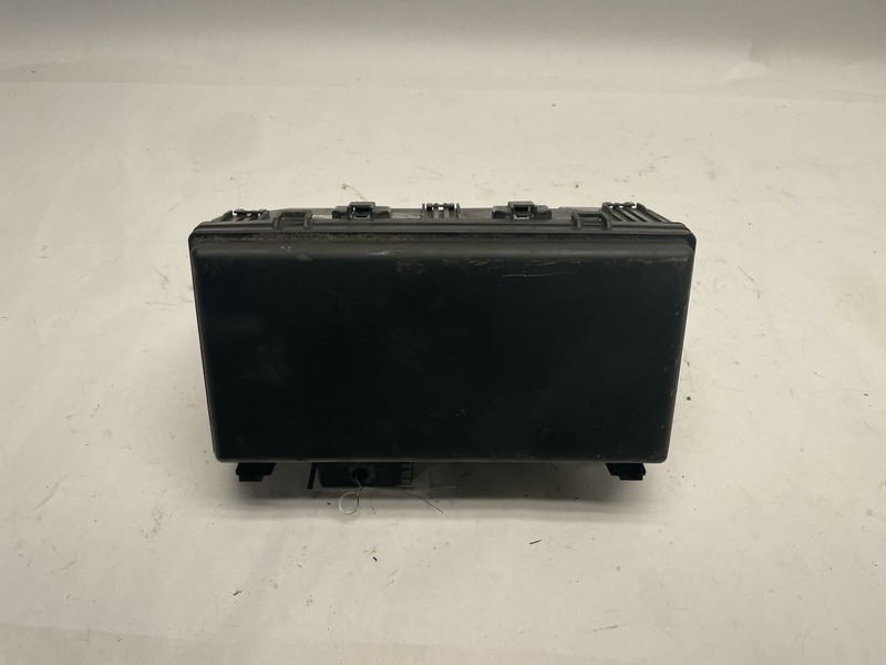 2014-2016 ACURA MDX ENGINE BAY FUSE BOX FUSEBOX RH ENGINE COMPARTMENT FWD BASE