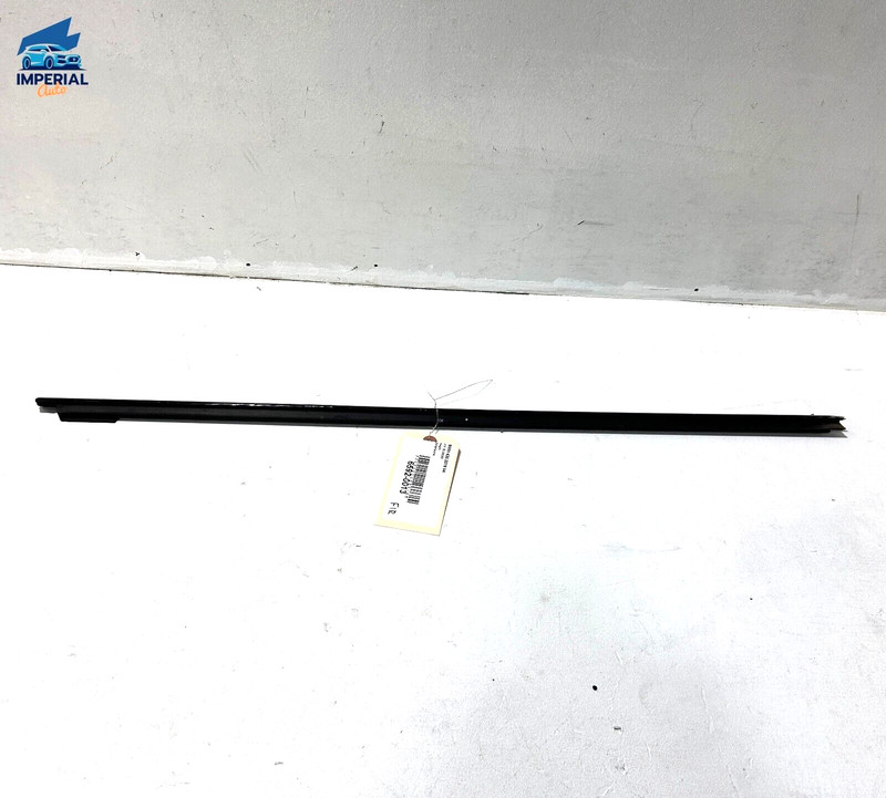 BMW 430I 2017-2020 FRONT RIGHT PASSENGER SIDE DOOR WINDOW BELT MOLDING OEM