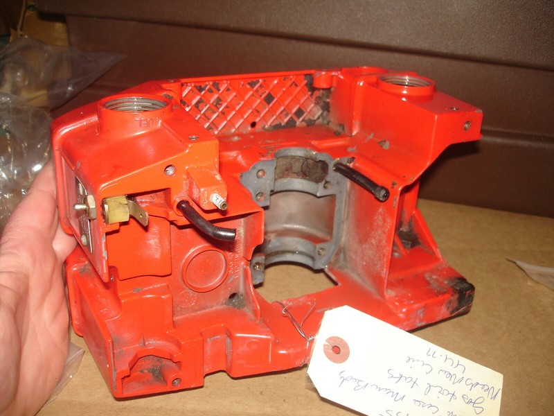 Jonsered 455crank case gas and oil tanks chainsaw part only bin 651