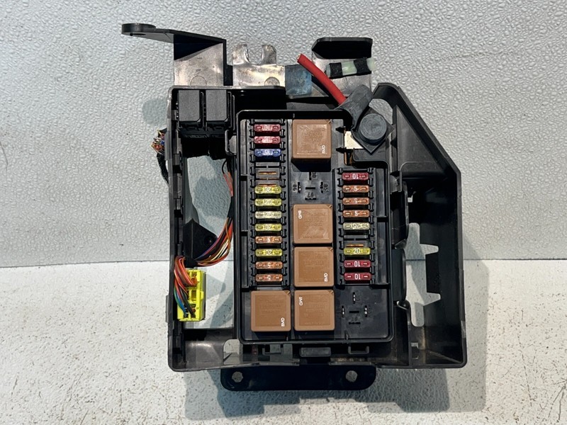 98-03 Jaguar XJ8 VDP Trunk Mounted Fuse Relay Box OEM