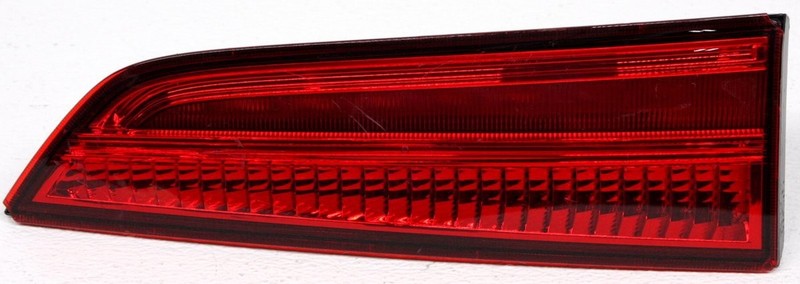 OEM Honda Pilot Right Passenger Side LED Tail Lamp Chipped Lens 34150-TG7-A01