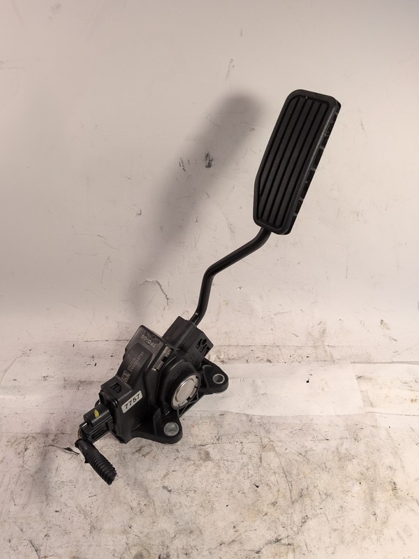 GENUINE 2010-2014 HONDA INSIGHT ACCELERATOR PEDAL TRAVEL SENSOR THROTTLE OEM