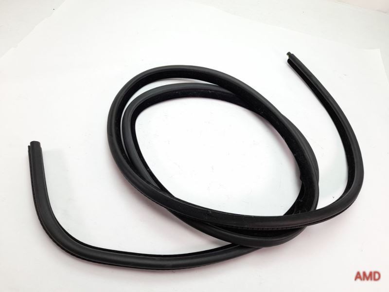 1997 BMW 540i 528i 525i 530i E39 Rear Door Weatherstrip Edge Protection 8259915
