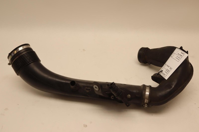 2013-2015 BMW 740LI F01 F02 UPPER ENIGNE CLEANER AIR INTAKE DUCT TUBE OEM