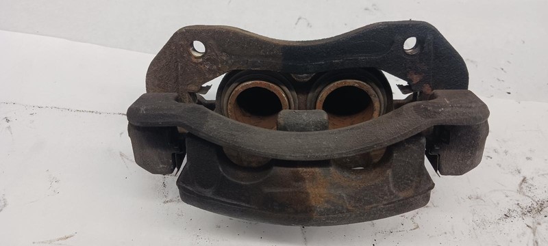 17-'19 HYUNDAI SANTA FE left driver front Caliper front 3.3L 57k miles OEM