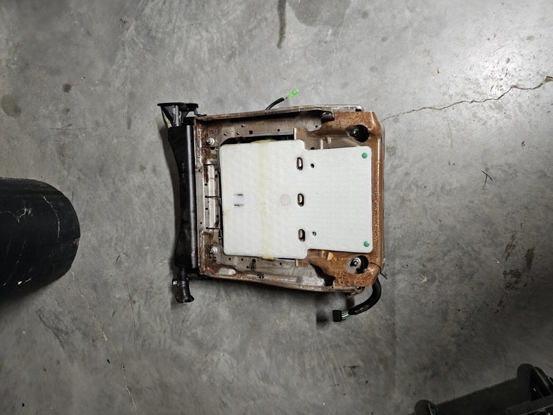 Genuine GM 2006 Chevrolet Impala SS Right Seat Cushion Frame