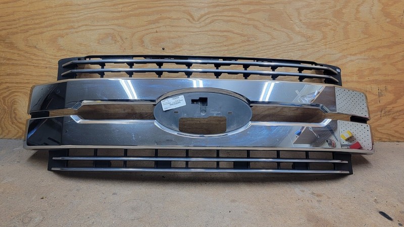 2017 2018 2019 Ford F250 F350 SD Lariat Front Bumper Grille Assembly OEM