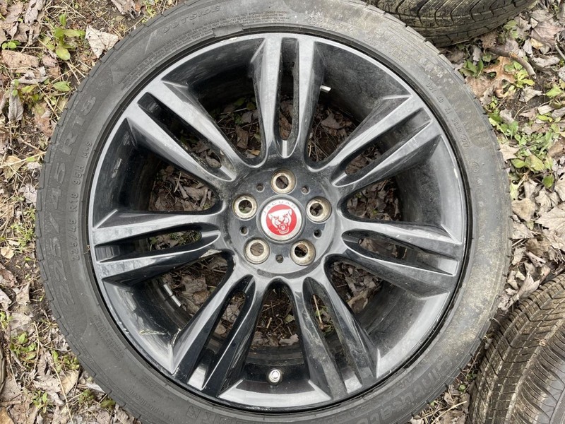 2017-2020 Jaguar XE 18X7.5 Alloy 7-Spoke Wheel Black B-Condition