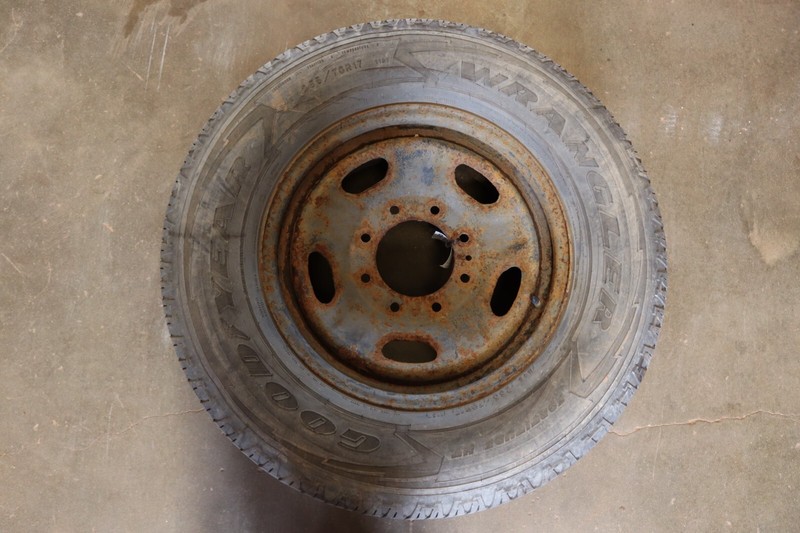 2010-2012 FORD F250 SD SRW WHEEL RIM TIRE R17 X7.5 GOODYEAR 26570 R17 OEM
