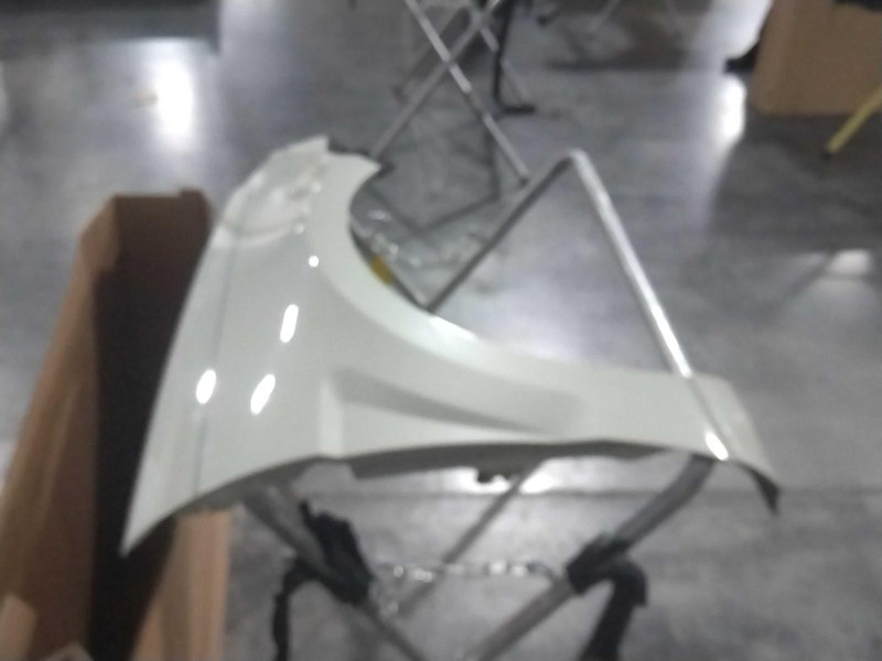 Used Front Right Fender fits: 2011 Ford Focus R. w/o chrome vent and emblem Fron