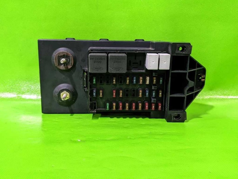 97 FORD F150 FUSE RELAY BOX OEM 4206-8