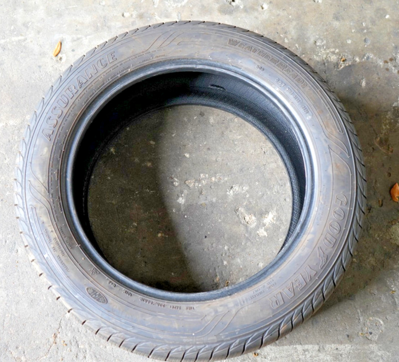 Used 235/55R19 Goodyear Assurance MaxLife - 101V - 10.75/32