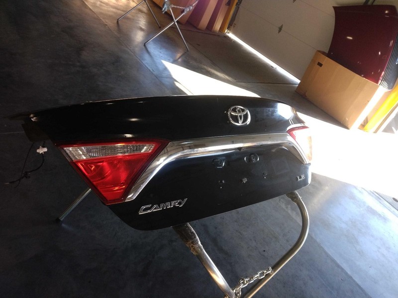 2016 Toyota Camry Black Deck Lid OEM Used Chipped Paint 4DR Sedan 118K Miles