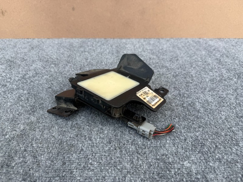 KIA STINGER 2018-2021 OEM RIGHT PASSENGER BLIND SPOT SENSOR MODULE RADAR UNIT