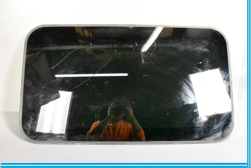 151-18 Porsche Cayenne 958 Sunroof Sun Roof Window Glass 7P5877071 OEM