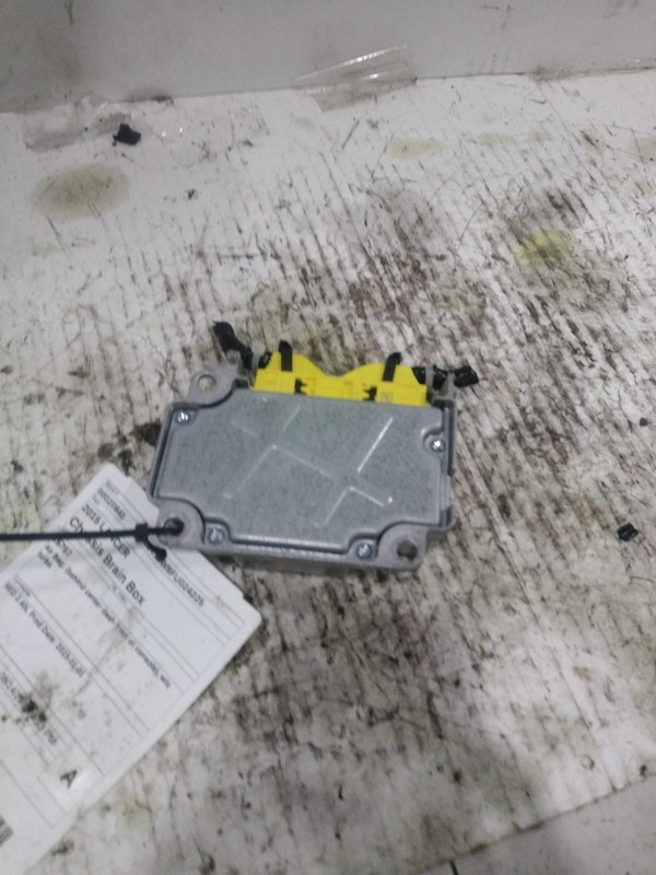 Used Air Bag Module fits: 2015 Mitsubishi Lancer Air Bag behind center dash fron