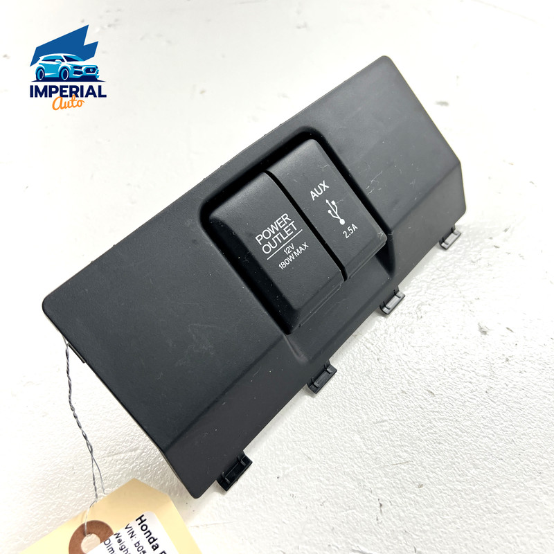 2016-2018 Honda Pilot USB Trim Console Auxiliary Connector And Power Outlet OEM