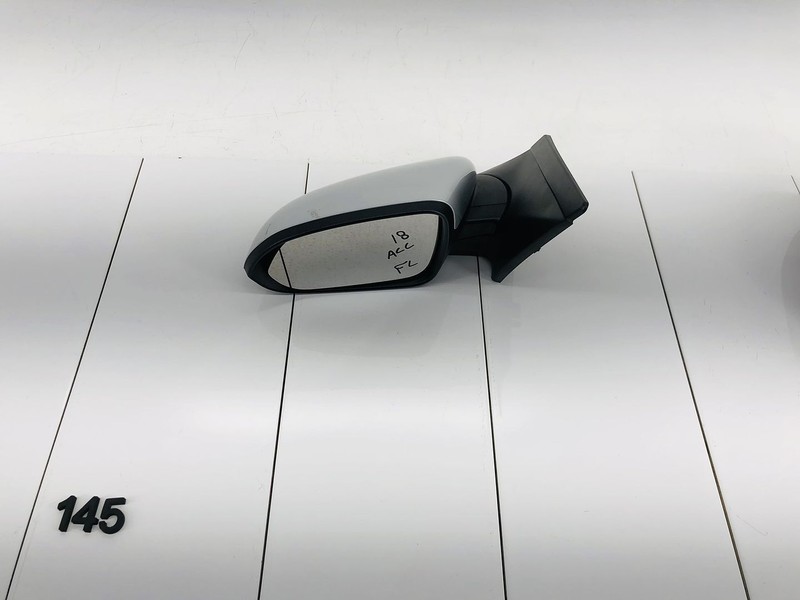 18-22 HYUNDAI ACCENT LEFT SIDE DOOR VIEW MIRROR OLYMPUS SILVER METALLIC OEM
