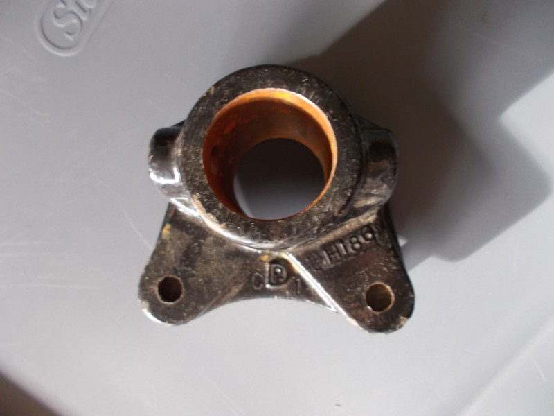 2-Bolt Hub H186 56101 *FREE SHIPPING*