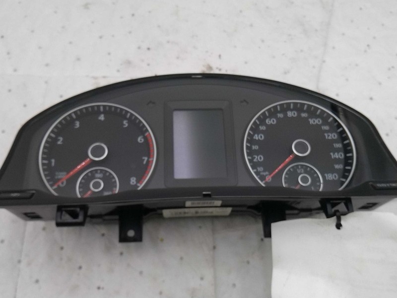 2010 Volkswagen Jetta Speedometer Gauge OEM Black 87K Miles NJ25-26266-668034