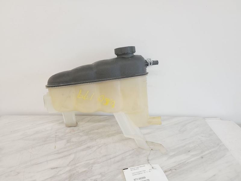 Coolant Reservoir Classic Style Fits 14-19 SIERRA 1500 PICKUP 556398