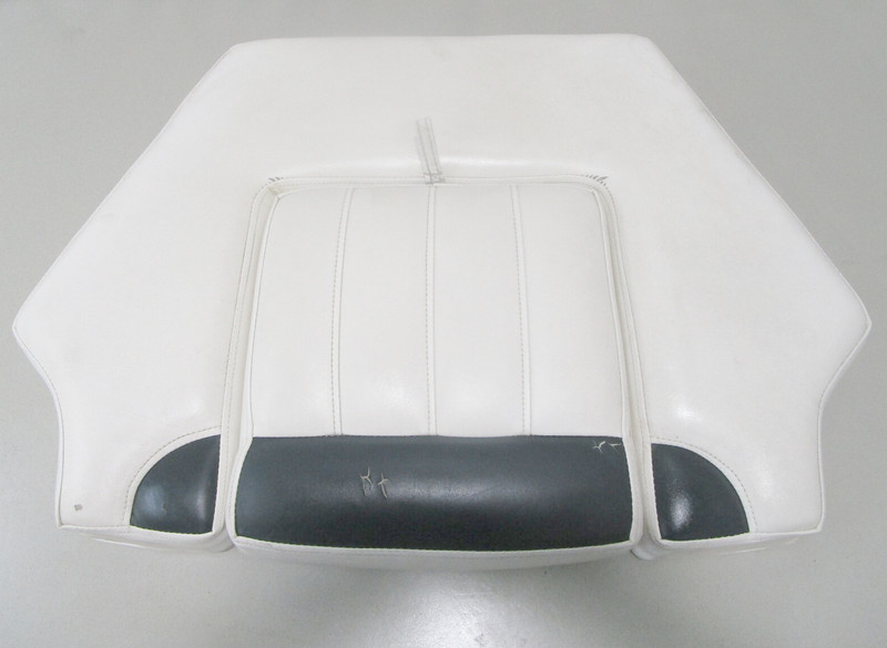 2001 Aquatron 2100 Bow Rider 21' Marine Boat Front Center Bow Seat Cushion Set