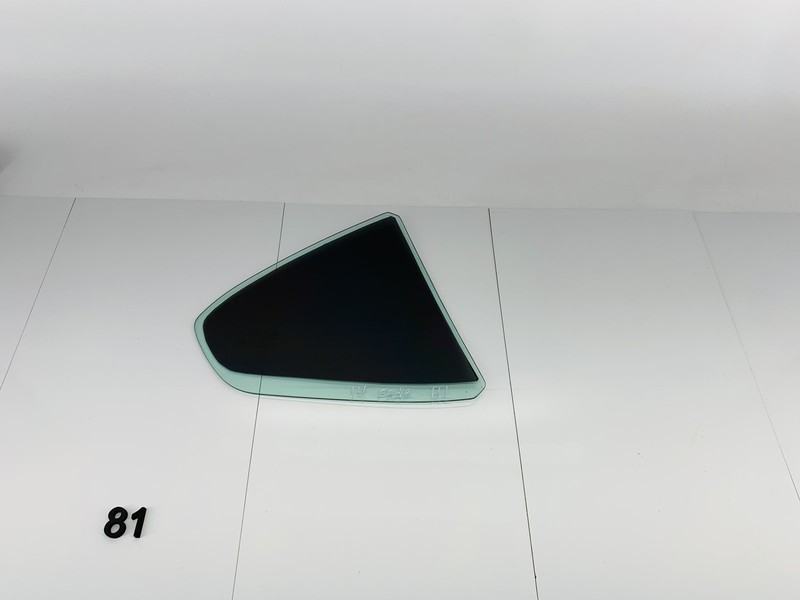 14-16 KIA CADENZA REAR LEFT DRIVER SIDE DOOR QUARTER WINDOW GLASS OEM