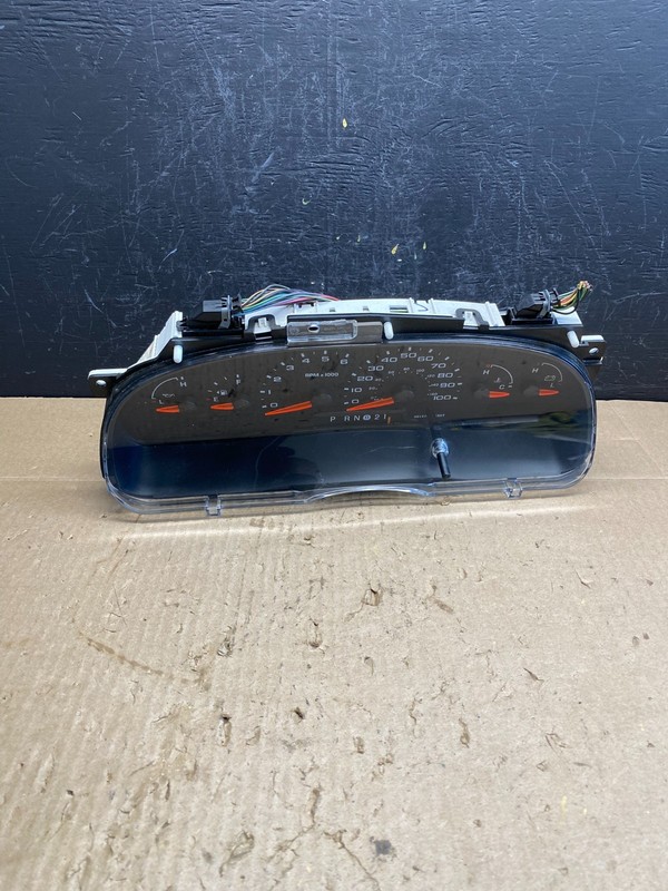 2006 Ford E350 Gauge Speedometer Cluster OEM AC9054 DW