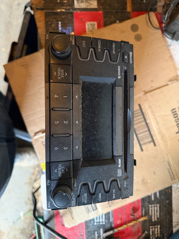 10 11 KIA SOUL OEM RADIO STEREO CD PLAYER RECEIVER 96150-2K300