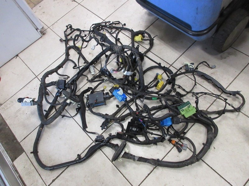 2020-2022 Chevy Silverado Sierra OEM Body Wiring Harness w/ Fuse Box 84663382