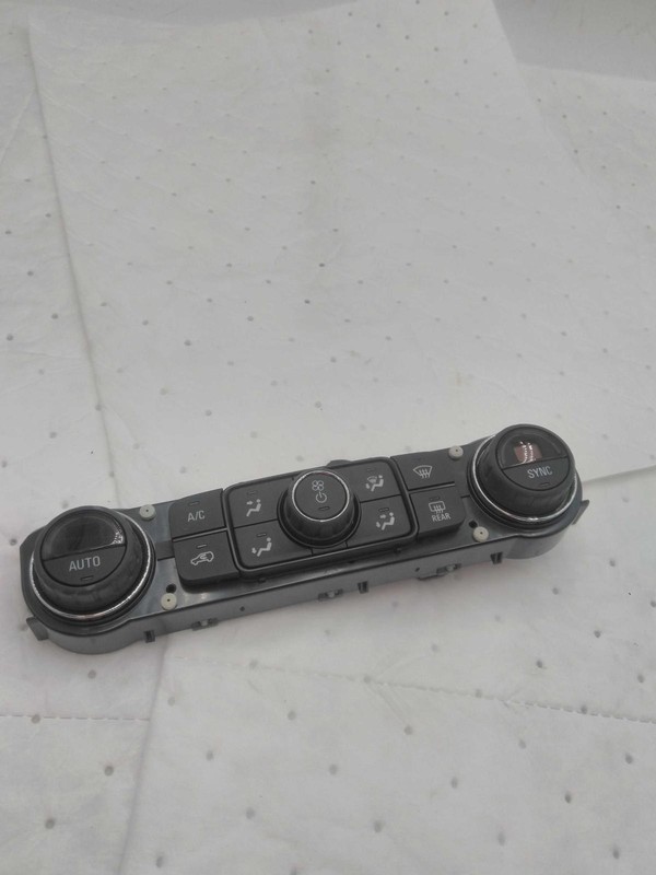 2023 GMC Acadia A/C Selector Switch OEM Black 41000 Miles NJ25-27153-689881
