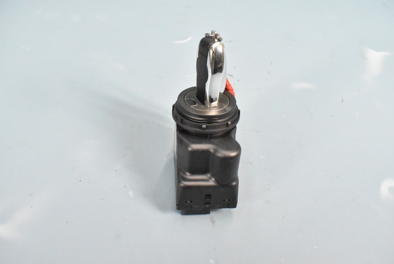 12 Porsche Panamera 970 Ignition Start Switch With Key Fob 7PP905865E