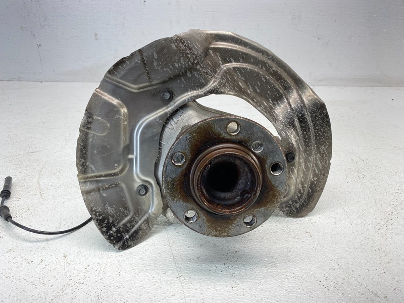 12-19 BMW F30 3 Series Front Left Driver Knee Knuckle Spindle Hub Carrier OEM✅