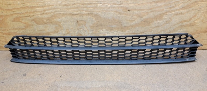 2012 2013 2014 2015 Volkswagen Passat Front Lower Center Bumper Grille OEM