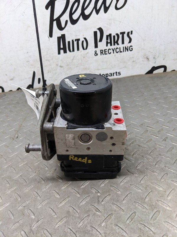 Anti-Lock Brake Part 221 Type S550 Thru 3/17/07 Fits 07 MERCEDES S-CLASS 1131239