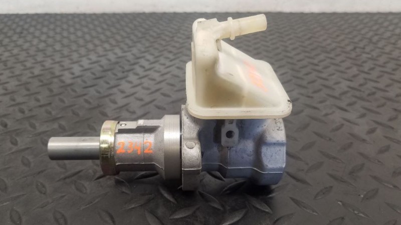 03-07 Saturn ION Brake Master Cylinder OEM 22713090